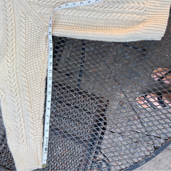 Hand-knitted Irish 100% wool sweater, knitted with classic Aran Isles stitches. - Picture 6 of 6